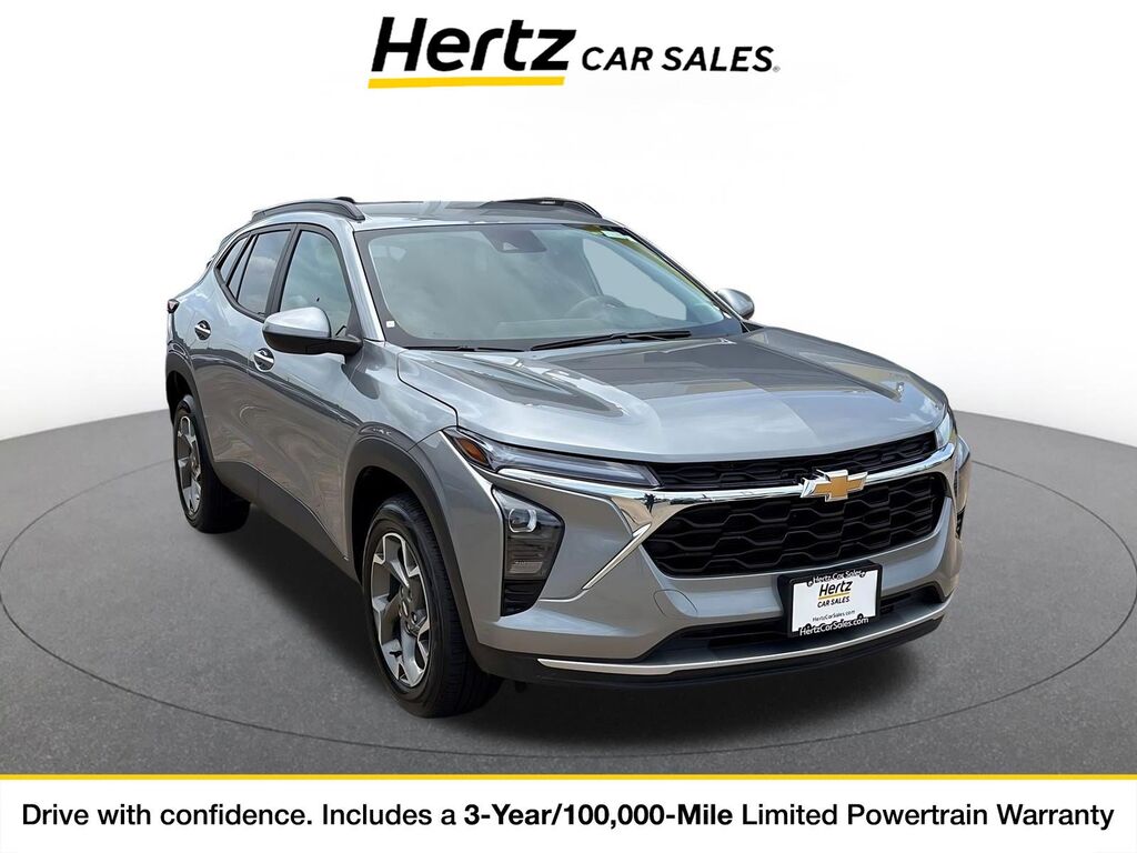 2025 Chevrolet Trax LT — photo 1 of 11