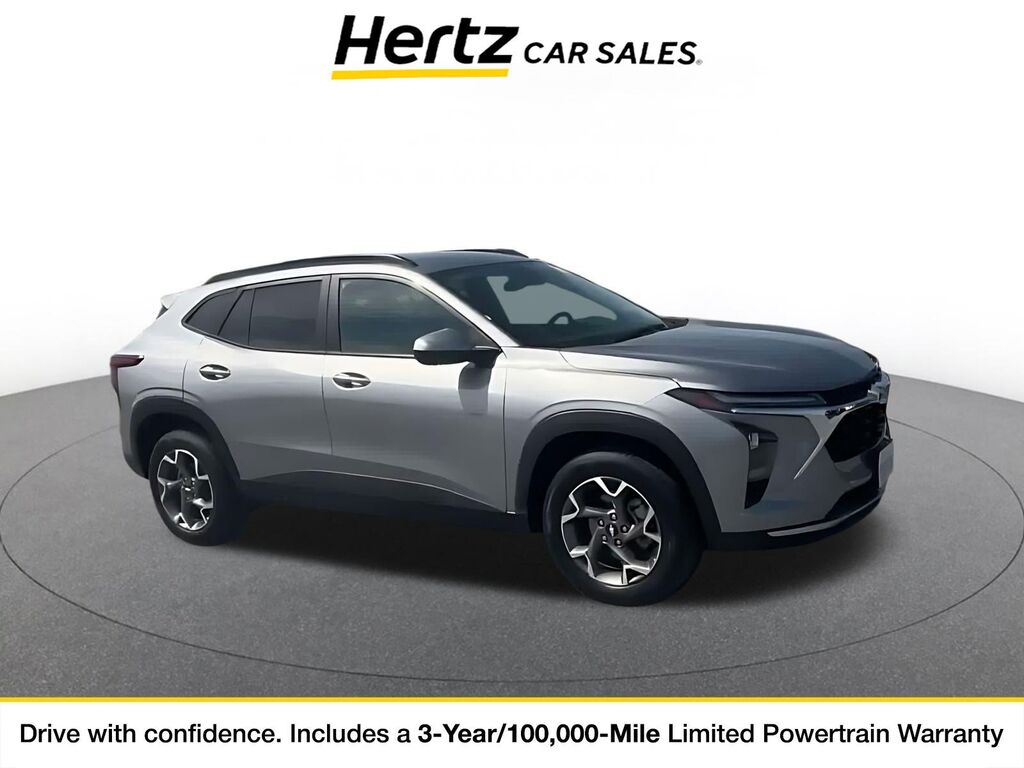 2025 Chevrolet Trax LT — photo 1 of 11