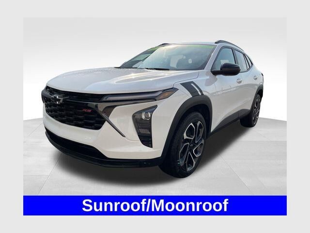 2024 Chevrolet Trax RS — photo 1 of 13