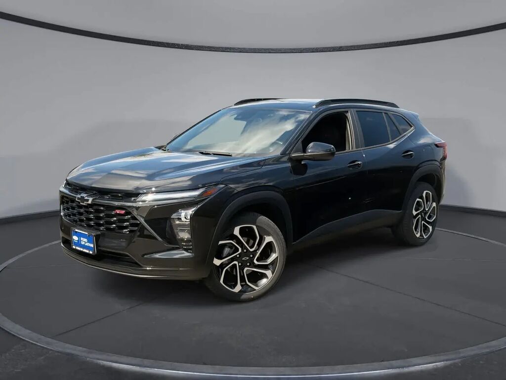 2024 Chevrolet Trax RS — photo 1 of 13