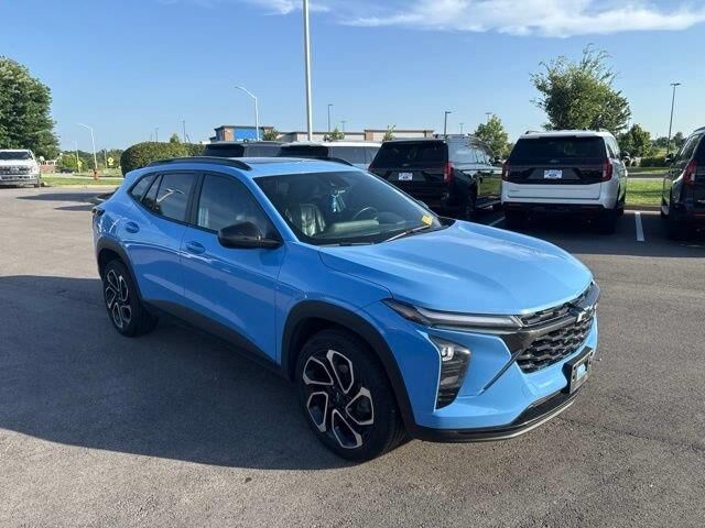 2024 Chevrolet Trax RS — photo 1 of 12