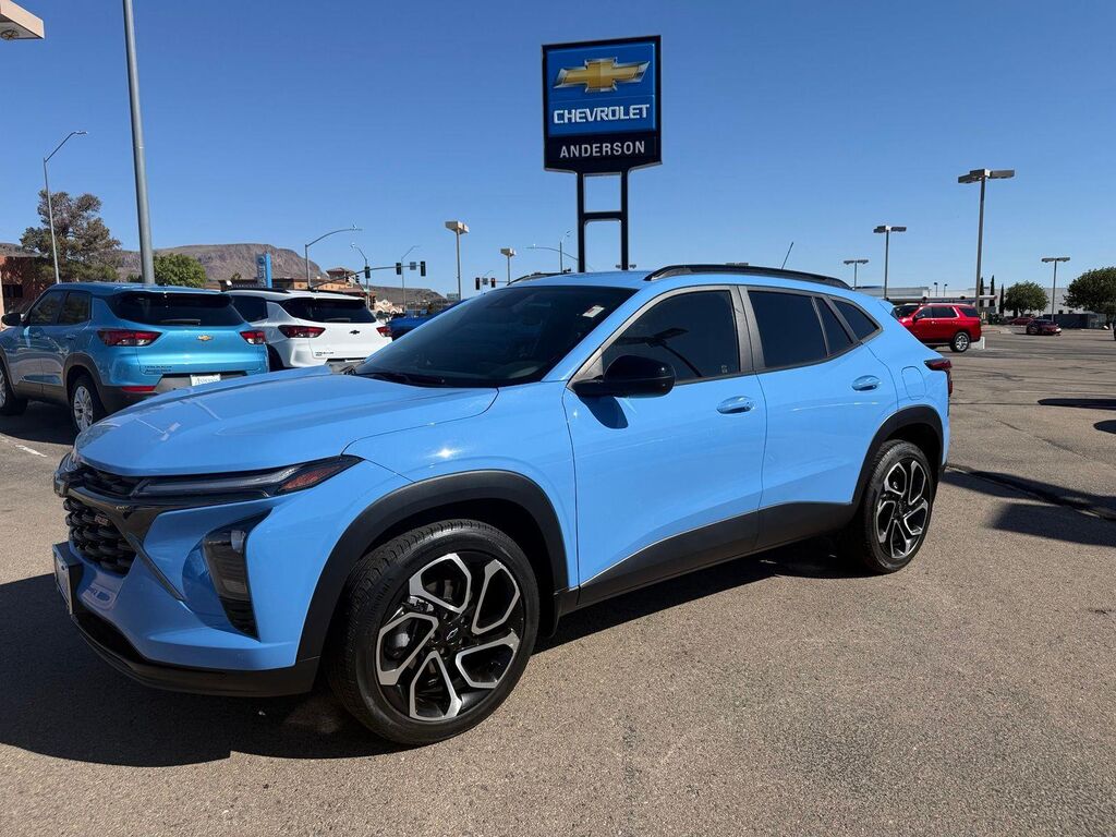 2024 Chevrolet Trax RS — photo 1 of 13