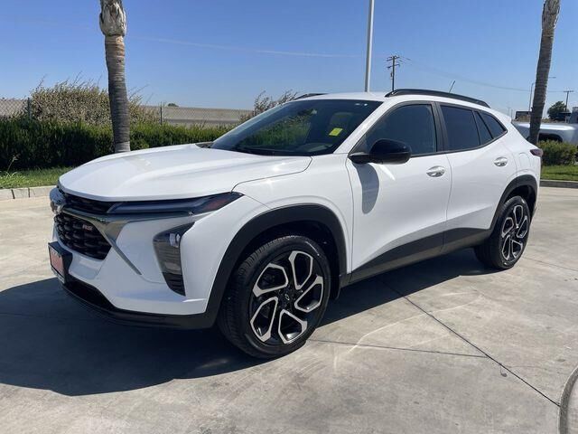 2025 Chevrolet Trax RS