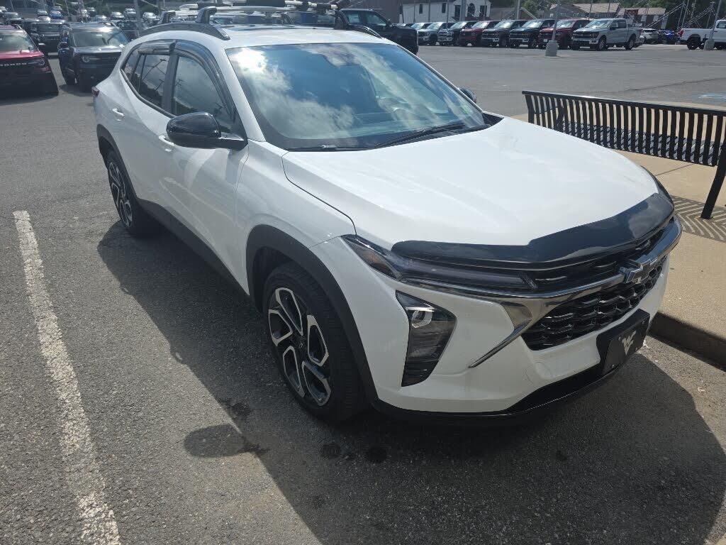 2025 Chevrolet Trax RS — photo 1 of 1