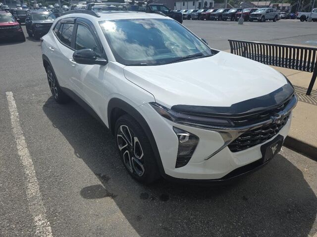 2025 Chevrolet Trax RS