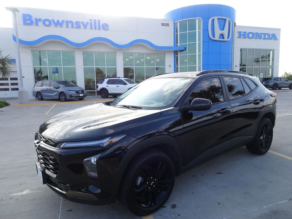 2025 Chevrolet Trax ACTIV — photo 1 of 13