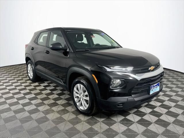 2023 Chevrolet Trailblazer LS — photo 1 of 13