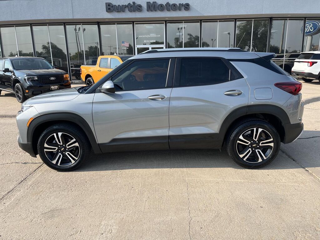 2023 Chevrolet Trailblazer LT — photo 1 of 14