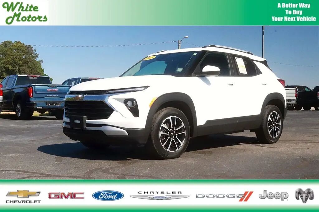 2025 Chevrolet Trailblazer LT — photo 1 of 13