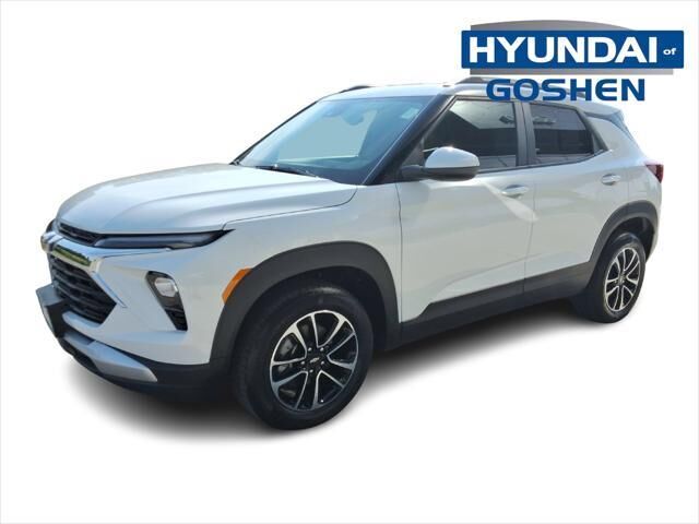 2025 Chevrolet Trailblazer LT — photo 1 of 13