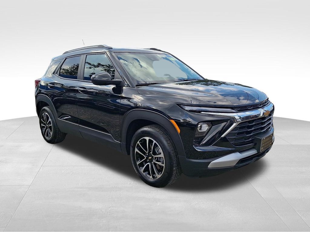 2024 Chevrolet TrailBlazer LT — photo 1 of 13