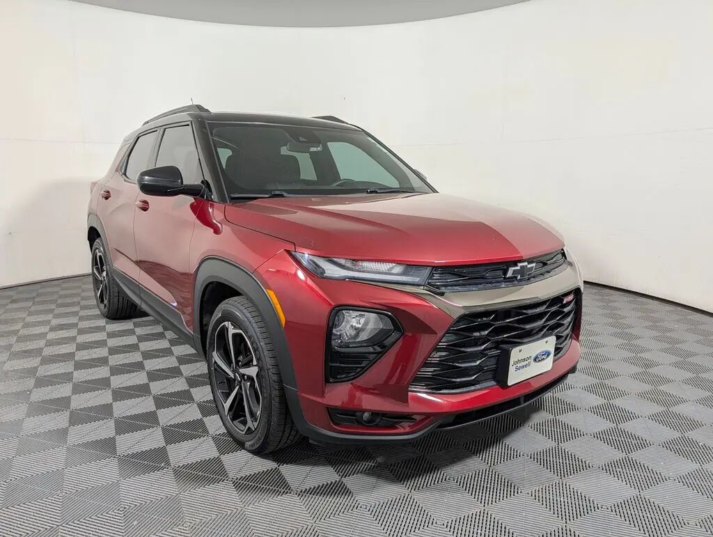 2022 Chevrolet Trailblazer RS — photo 1 of 17
