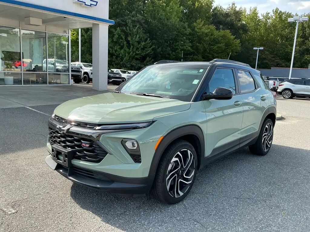 2024 Chevrolet Trailblazer RS — photo 1 of 13