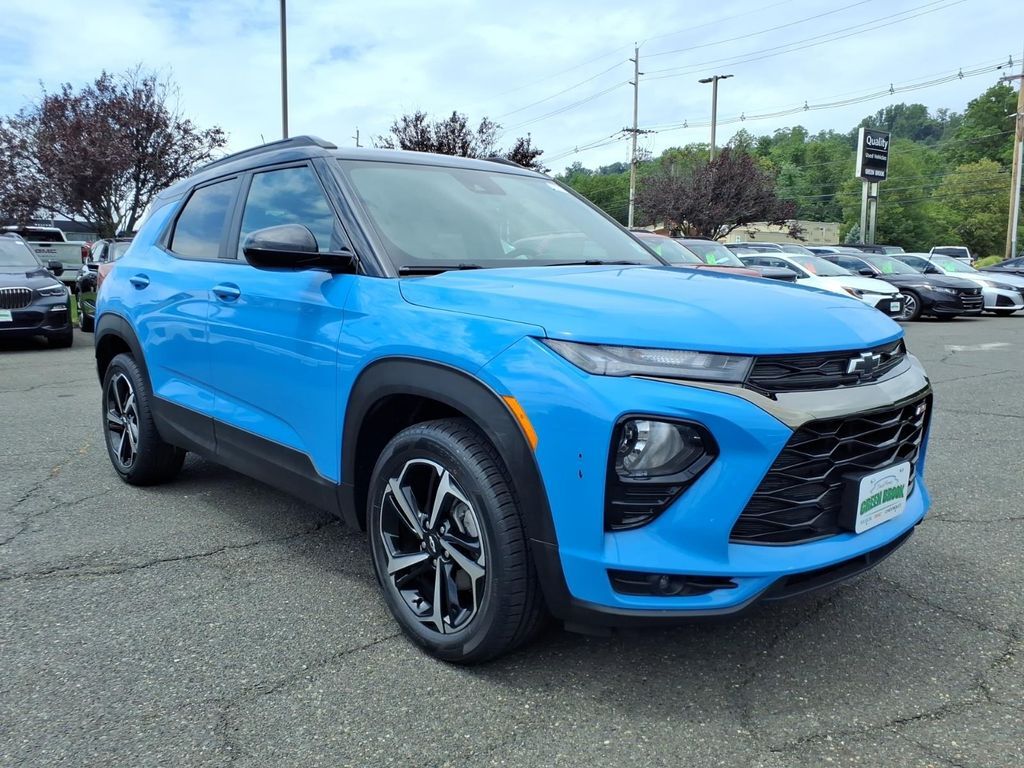 2023 Chevrolet Trailblazer RS — photo 1 of 13