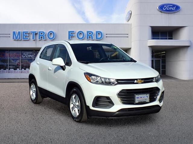 2020 Chevrolet Trax LS — photo 1 of 13