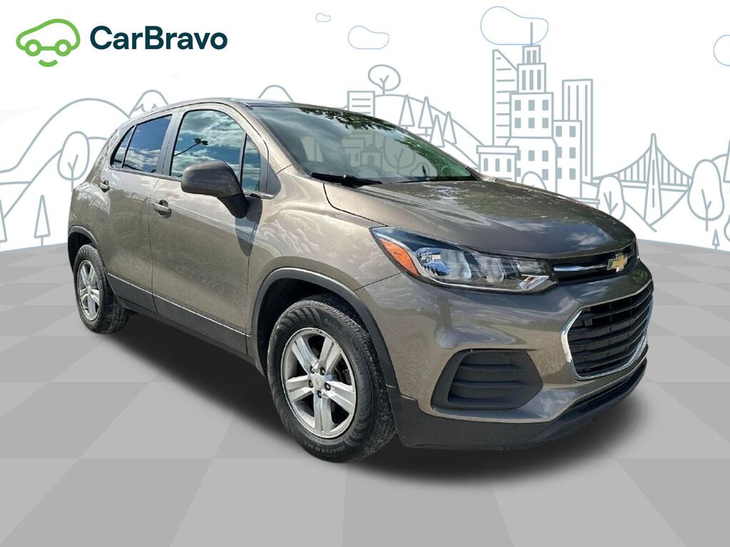 2020 Chevrolet Trax LS — photo 1 of 7