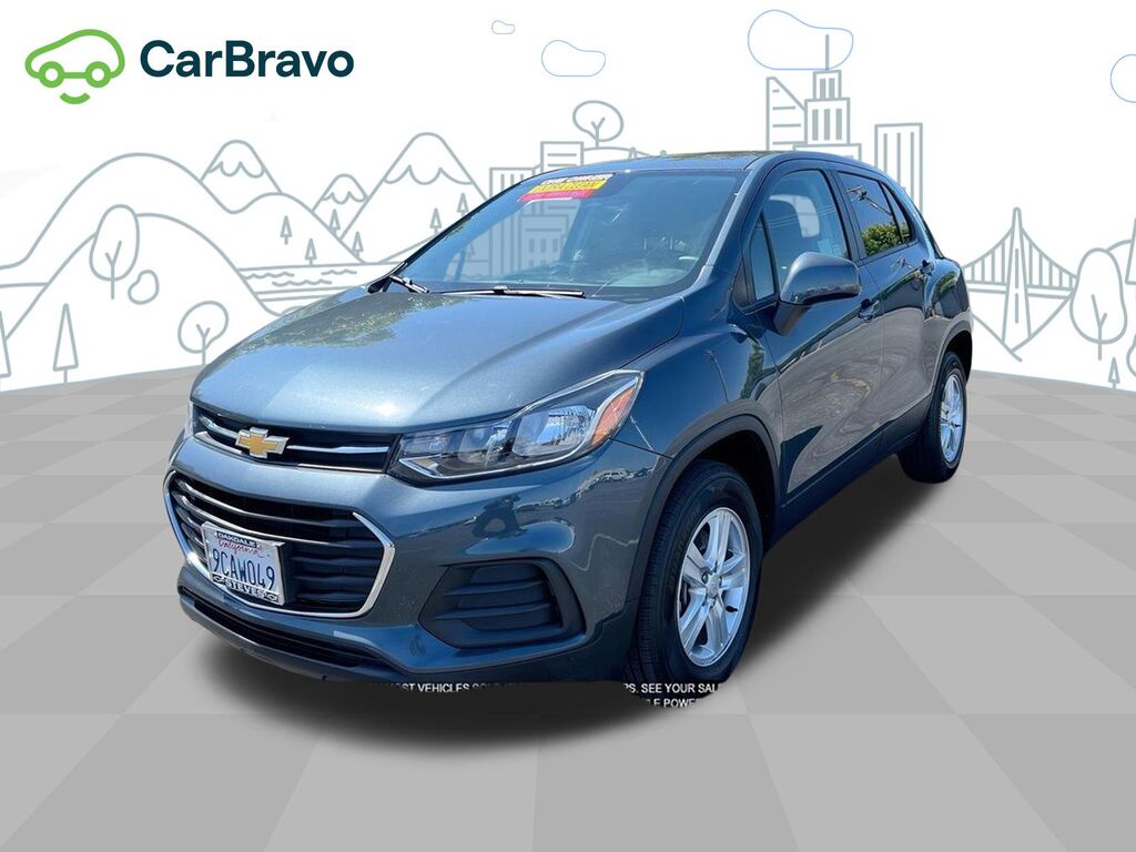 2022 Chevrolet Trax LS — photo 1 of 7