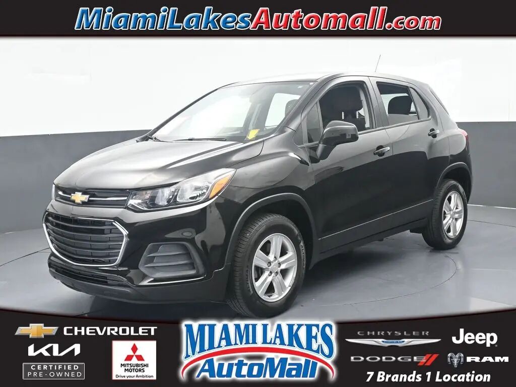 2022 Chevrolet Trax LS — photo 1 of 13