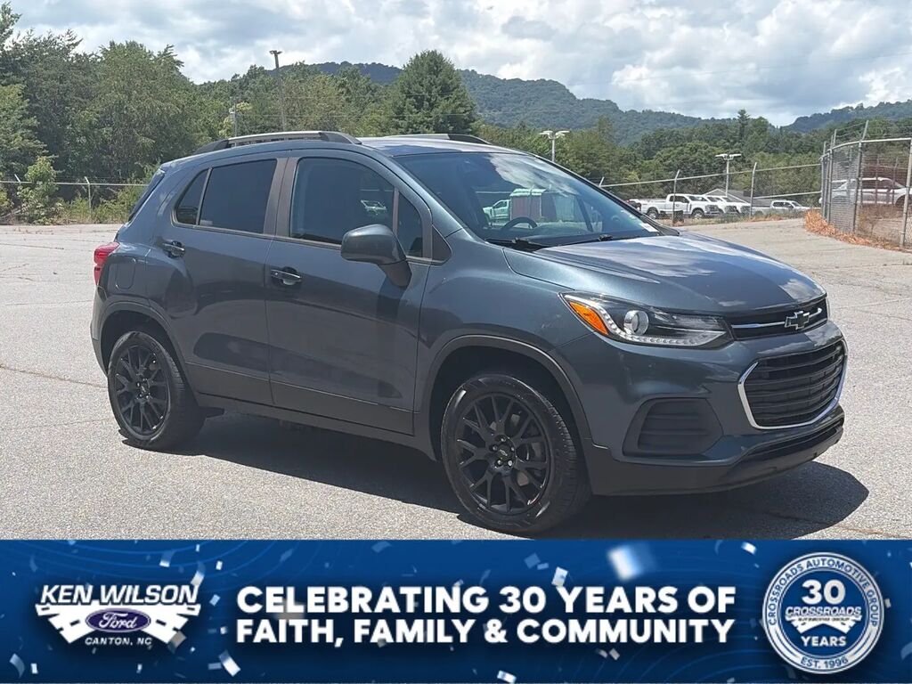 2022 Chevrolet Trax LT — photo 1 of 13