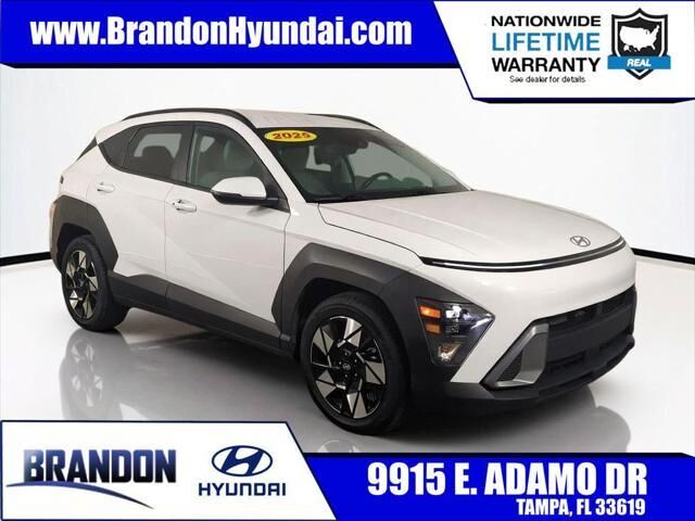 2025 Hyundai KONA SEL — photo 1 of 13