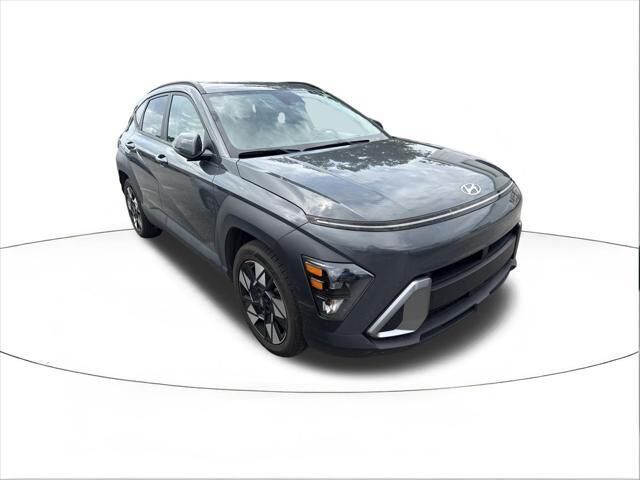 2025 Hyundai KONA SEL — photo 1 of 2