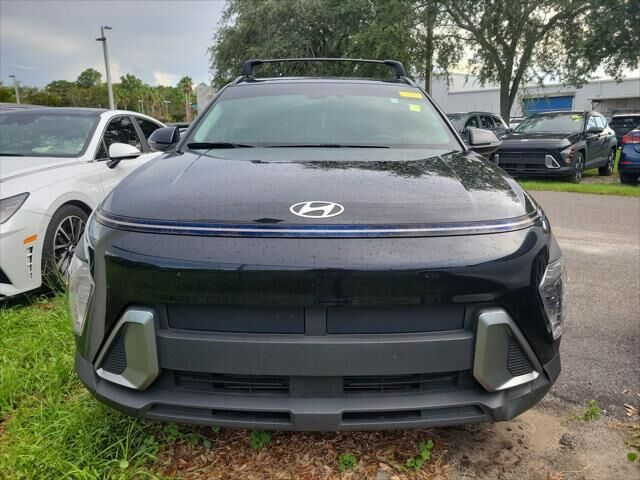 2025 Hyundai KONA SEL — photo 1 of 6