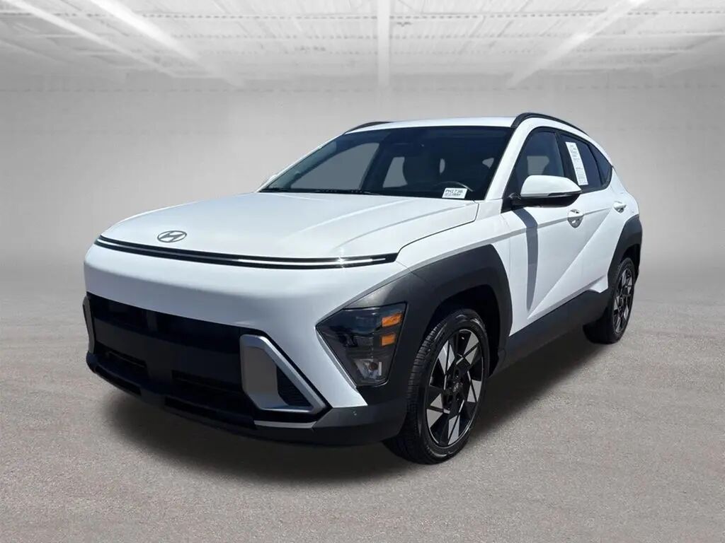 2025 Hyundai KONA SEL — photo 1 of 13
