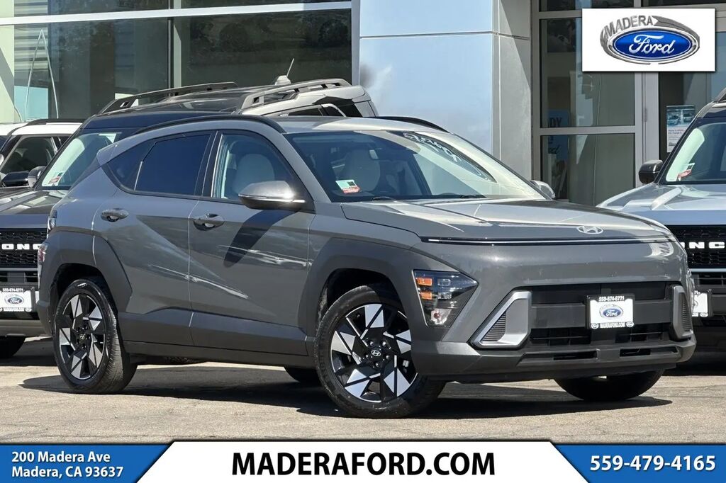2025 Hyundai KONA SEL — photo 1 of 13