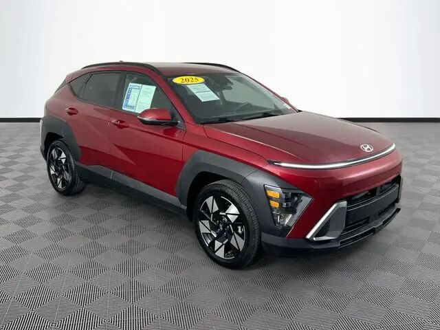 2025 Hyundai KONA SEL — photo 1 of 13