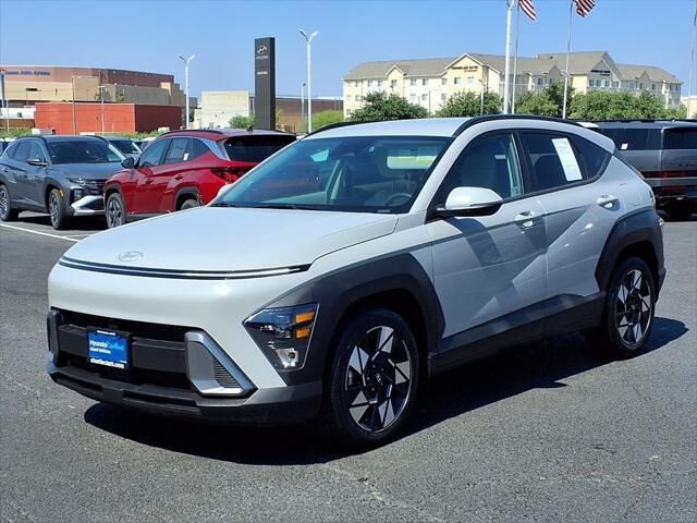 2025 Hyundai KONA SEL Convenience — photo 1 of 13
