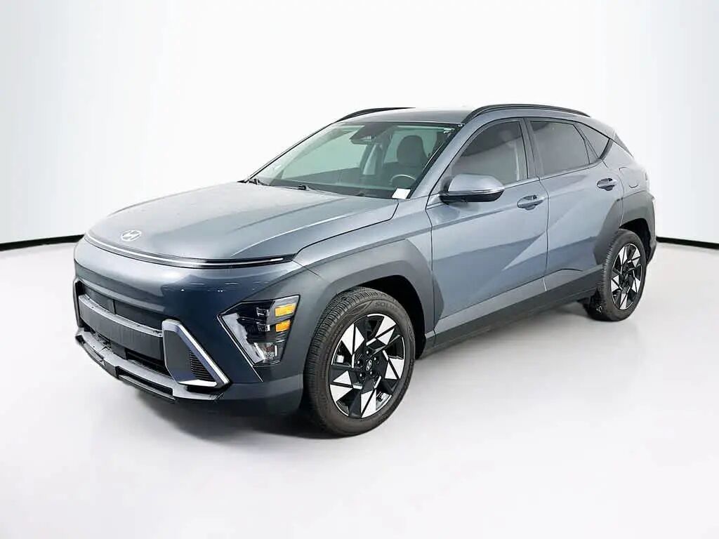 2025 Hyundai KONA SEL Convenience — photo 1 of 13