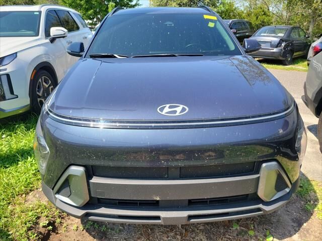2025 Hyundai KONA SEL Convenience — photo 1 of 5