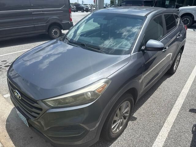 2016 Hyundai TUCSON SE