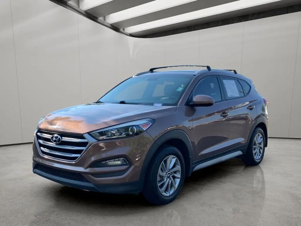 2017 Hyundai TUCSON SE — photo 1 of 13