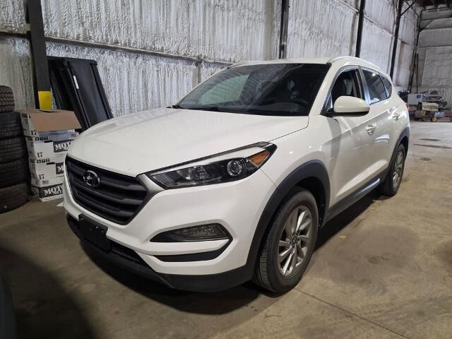 2016 Hyundai TUCSON SE — photo 1 of 10