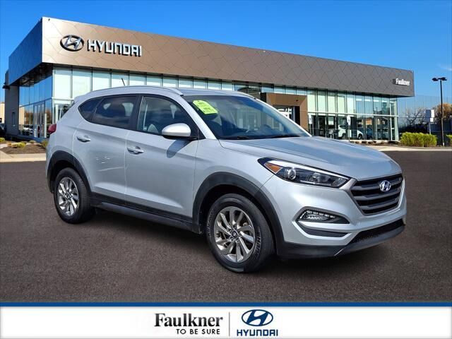 2016 Hyundai TUCSON SE — photo 1 of 13