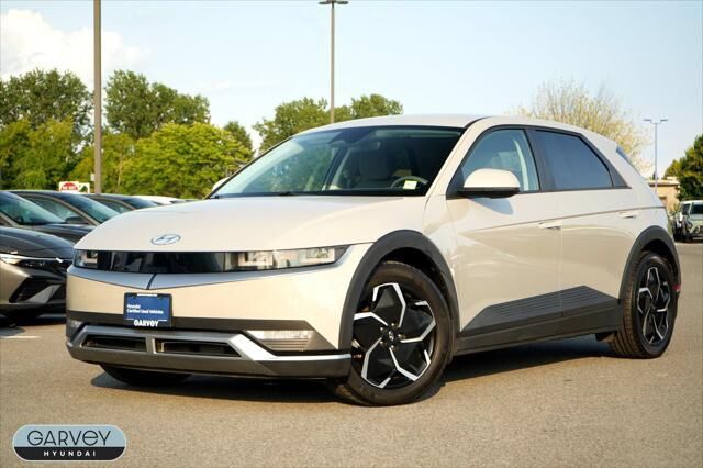 2023 Hyundai IONIQ 5 SE — photo 1 of 13