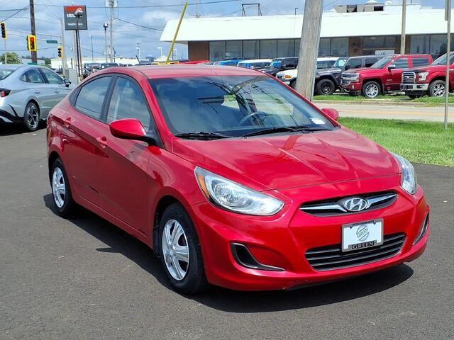 2013 Hyundai ACCENT GLS — photo 1 of 1