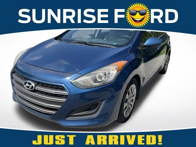 2016 Hyundai Elantra GT Base — photo 1 of 13