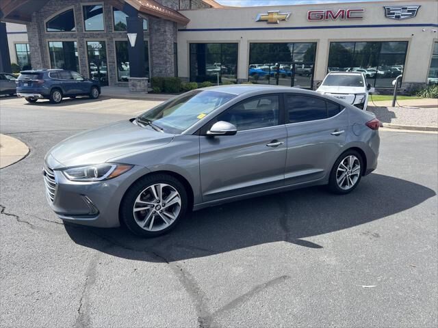 2017 Hyundai ELANTRA Limited — photo 1 of 3