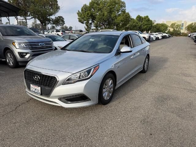 2017 Hyundai SONATA Hybrid SE