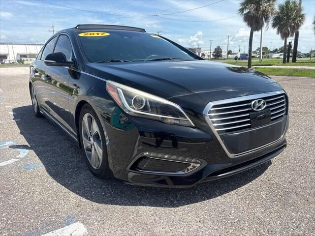 2017 Hyundai SONATA Hybrid Limited