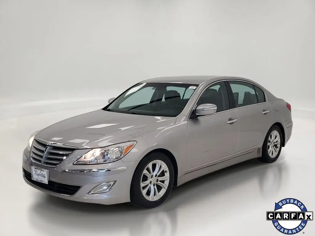 2013 Hyundai Genesis 3.8L — photo 1 of 12
