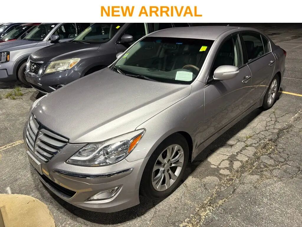 2013 Hyundai Genesis 3.8L — photo 1 of 12