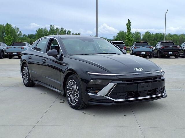 2025 Hyundai SONATA Hybrid SEL