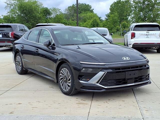 2025 Hyundai SONATA Hybrid SEL