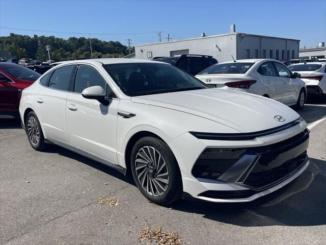 2025 Hyundai SONATA Hybrid SEL