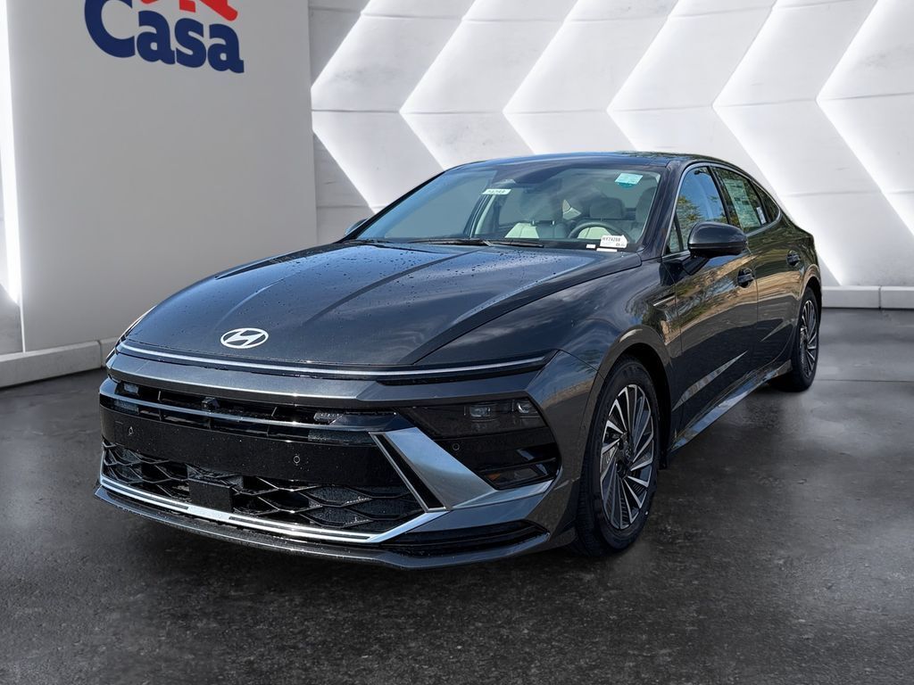 2025 Hyundai Sonata Hybrid Limited — photo 1 of 13