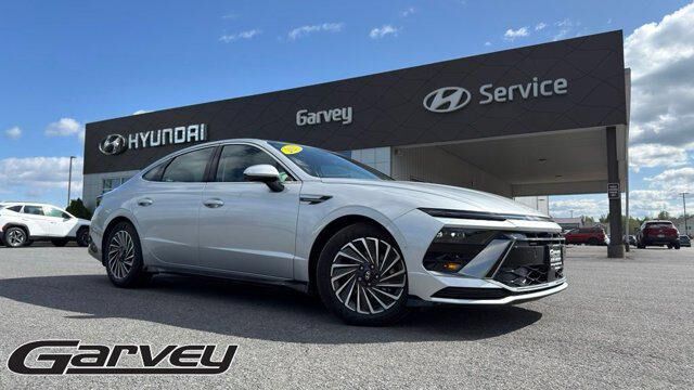 2025 Hyundai SONATA Hybrid Limited