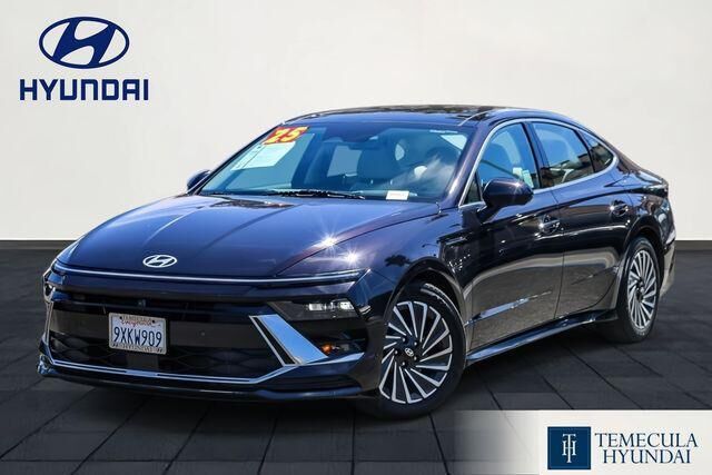 2025 Hyundai SONATA Hybrid Limited — photo 1 of 13
